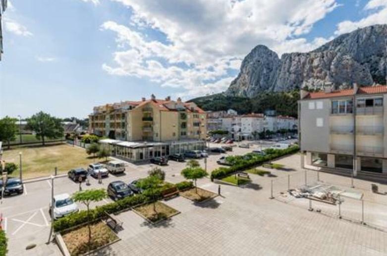 Granny Mira Apartman Omiš Kültér fotó